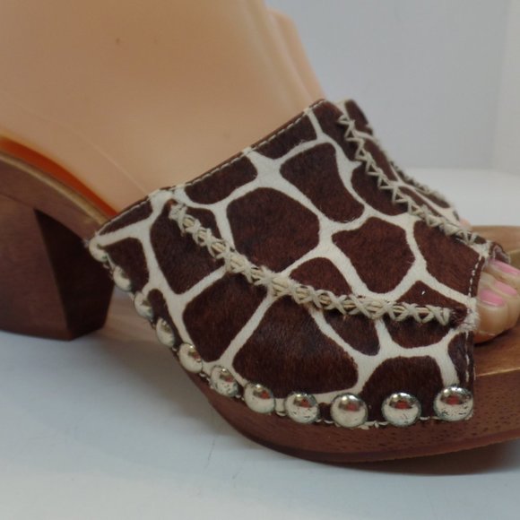 Michael  Kors Nailhead Trim Calf Hair Wood Heels Bold Stitching Mules Clogs Sz 8 - Picture 12 of 15
